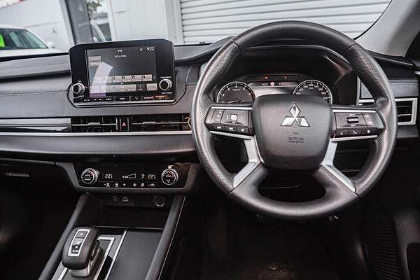 2024 Mitsubishi Outlander ES ZM