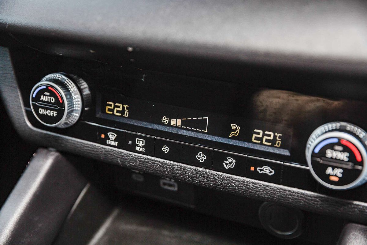 2024 Mitsubishi Outlander ES ZM
