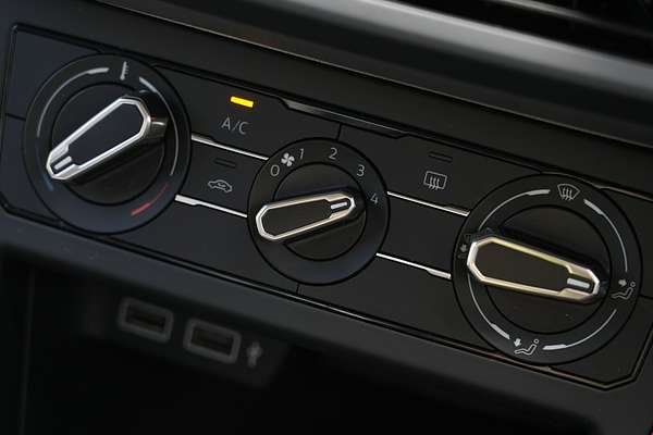 2018 Volkswagen Polo beats AW