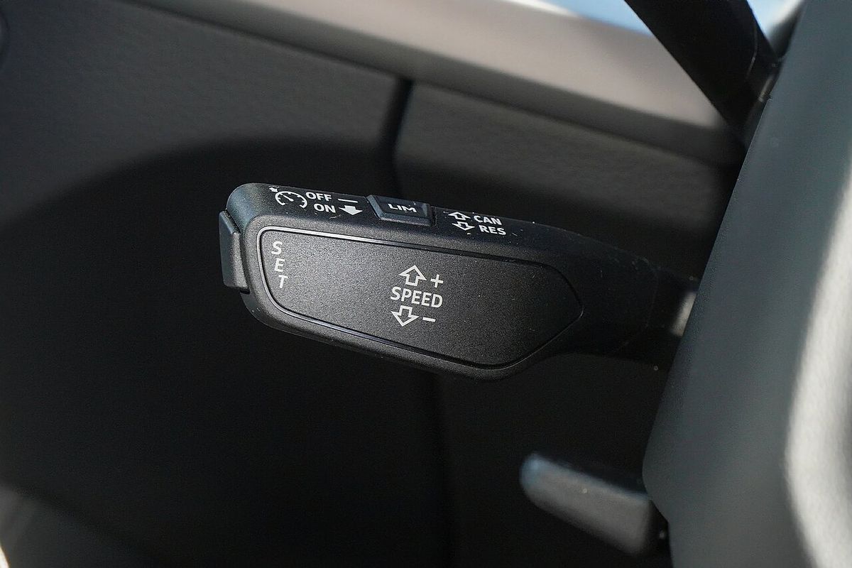 2023 Audi Q5 40 TDI FY