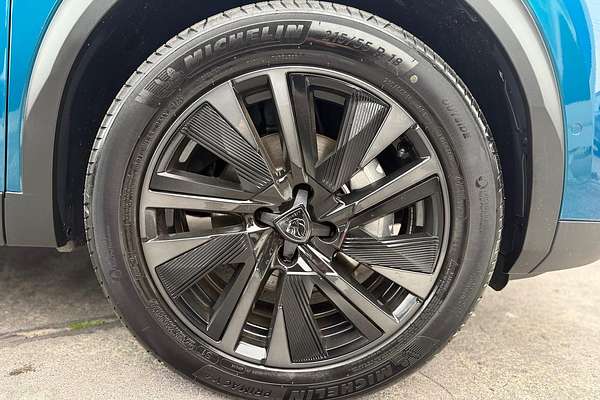 2025 Peugeot 2008 GT Hybrid P24