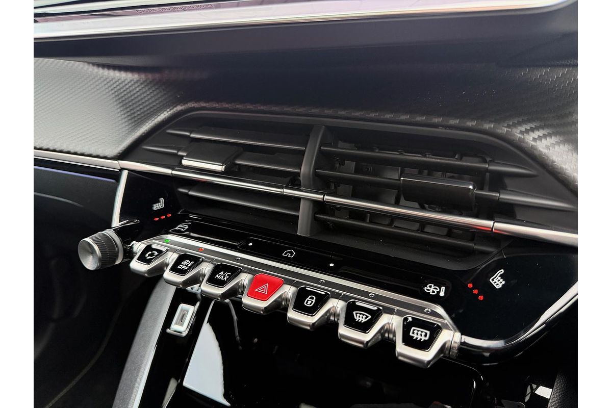 2025 Peugeot 2008 GT Hybrid P24