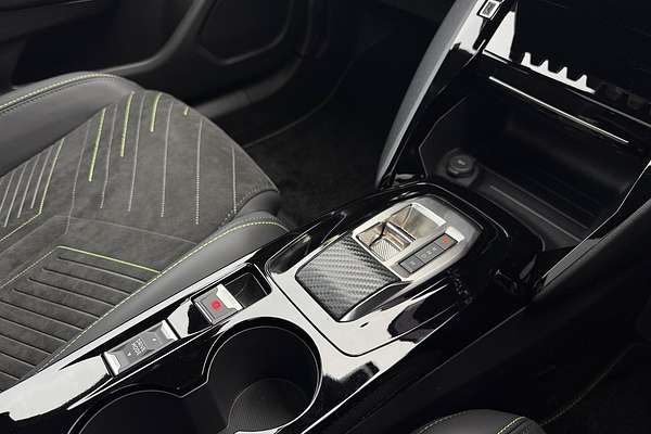 2025 Peugeot 2008 GT Hybrid P24