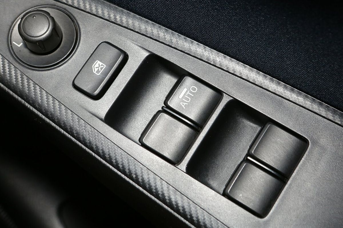 2015 Mazda 2 Maxx DJ Series