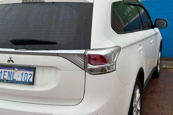 2014 Mitsubishi Outlander ES ZJ