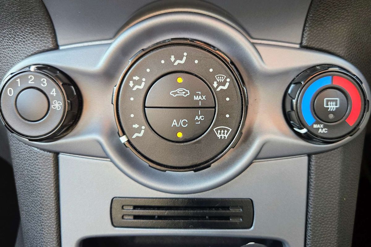 2014 Ford Fiesta Trend WZ