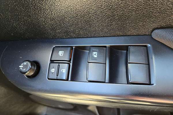 2023 Toyota Hilux SR GUN126R 4X4