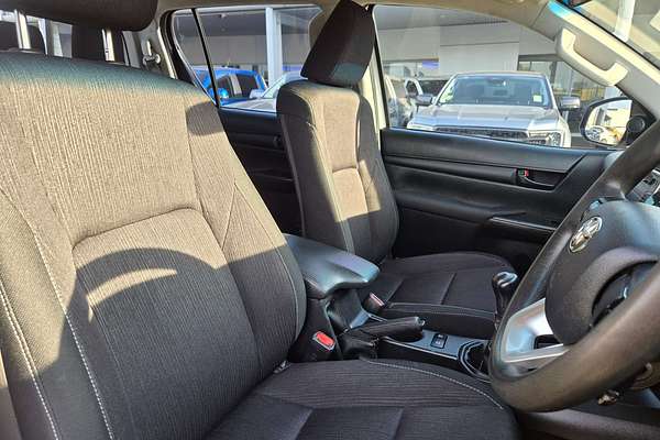 2018 Toyota Hilux SR GUN126R 4X4