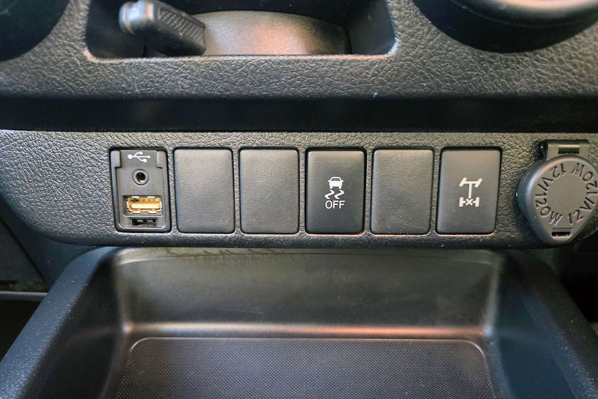 2018 Toyota Hilux SR GUN126R 4X4