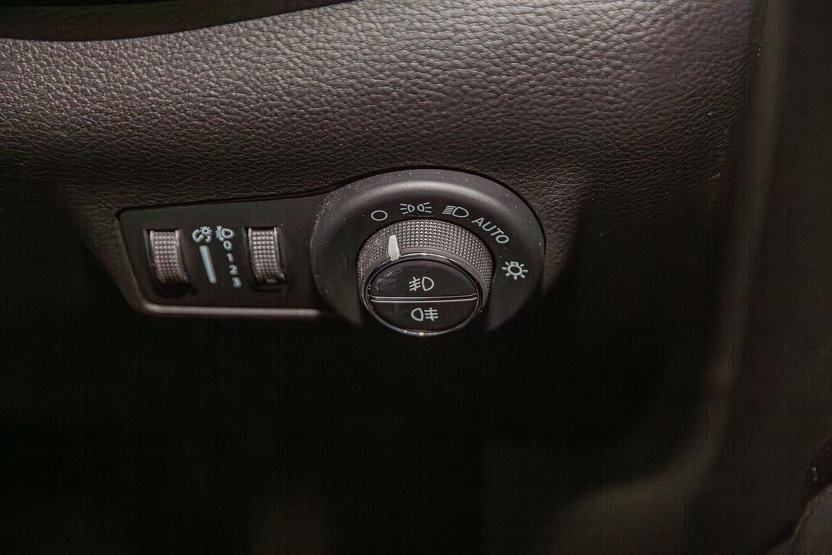 2022 Jeep Compass S-Limited M6