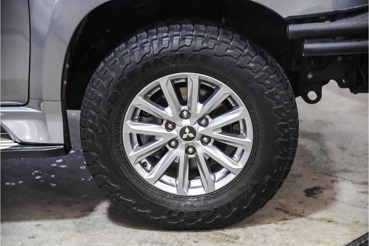 2017 Mitsubishi Pajero Sport GLS QE