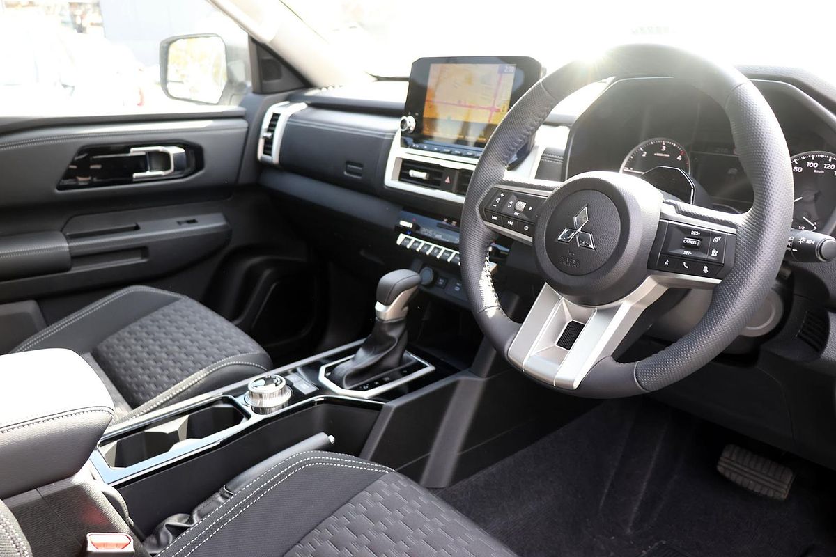 2025 Mitsubishi Triton GLS MV 4X4