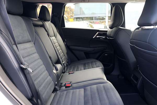 2025 Mitsubishi Outlander Aspire ZM