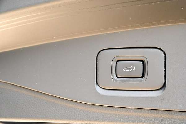 2024 Isuzu MU-X LS-T