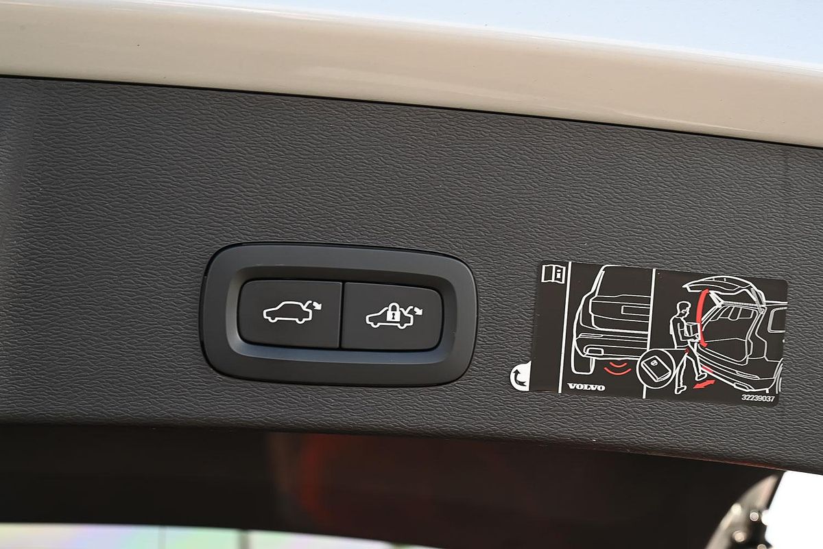 2022 Volvo XC40 T4 Inscription