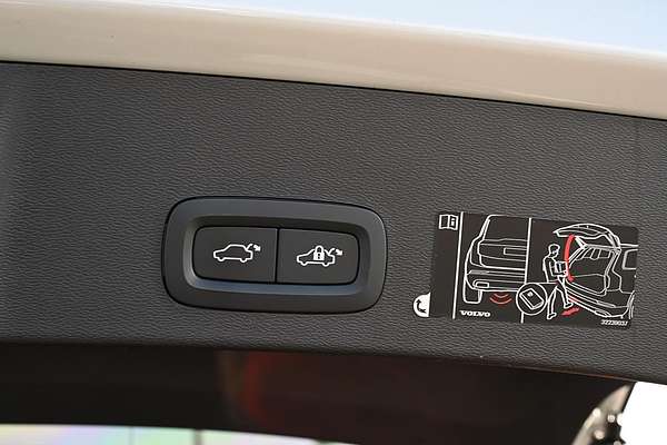 2022 Volvo XC40 T4 Inscription