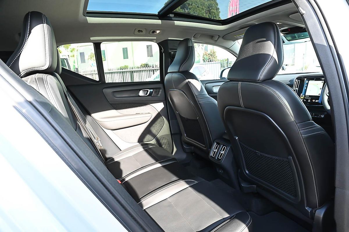 2022 Volvo XC40 T4 Inscription