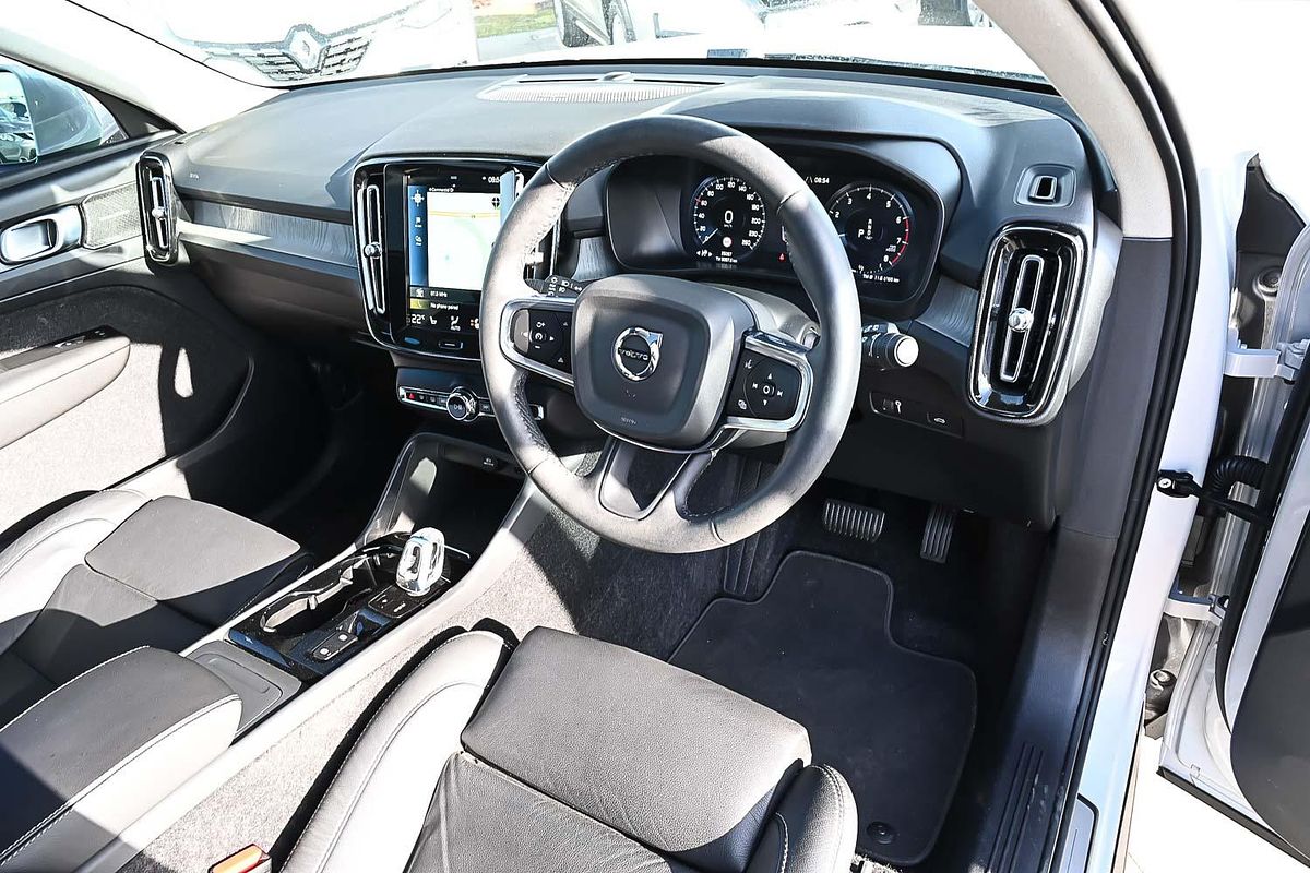 2022 Volvo XC40 T4 Inscription