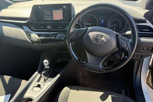 2019 Toyota C-HR  NGX10R