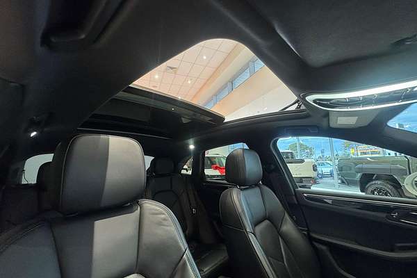 2021 Porsche Macan 95B