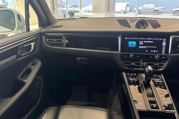 2021 Porsche Macan 95B