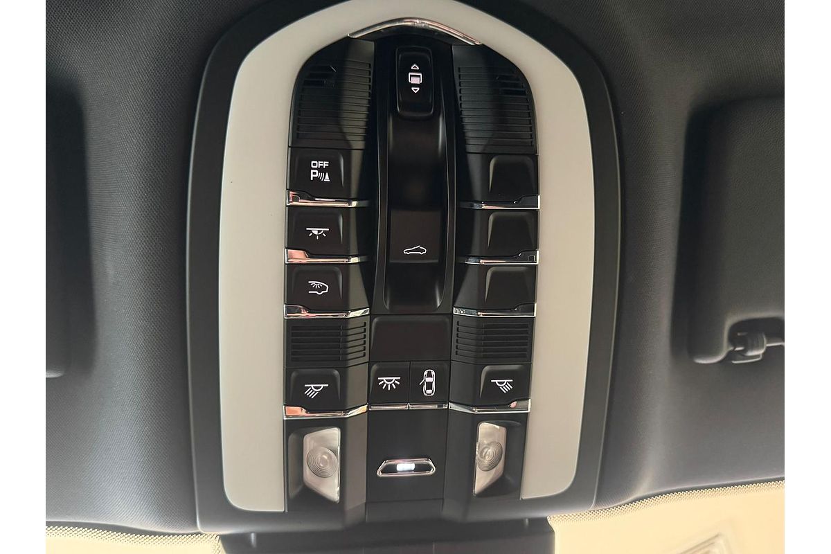 2021 Porsche Macan 95B