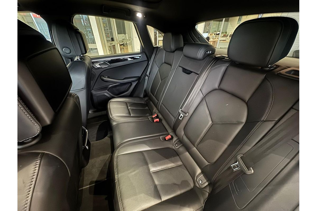 2021 Porsche Macan 95B