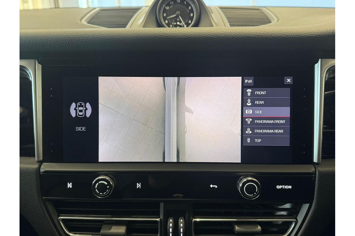 2021 Porsche Macan 95B