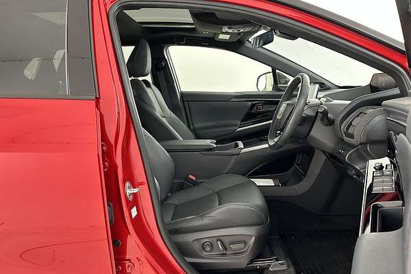 2024 Toyota bZ4X YEAM15R