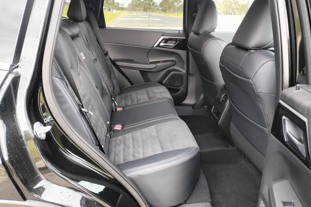 2024 Mitsubishi Outlander PHEV Aspire ZM