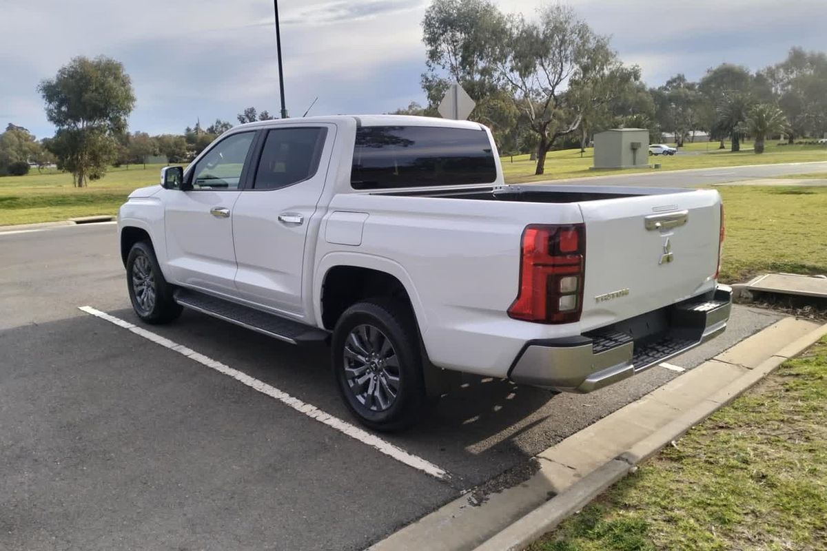 2024 Mitsubishi Triton GLS MV 4X4