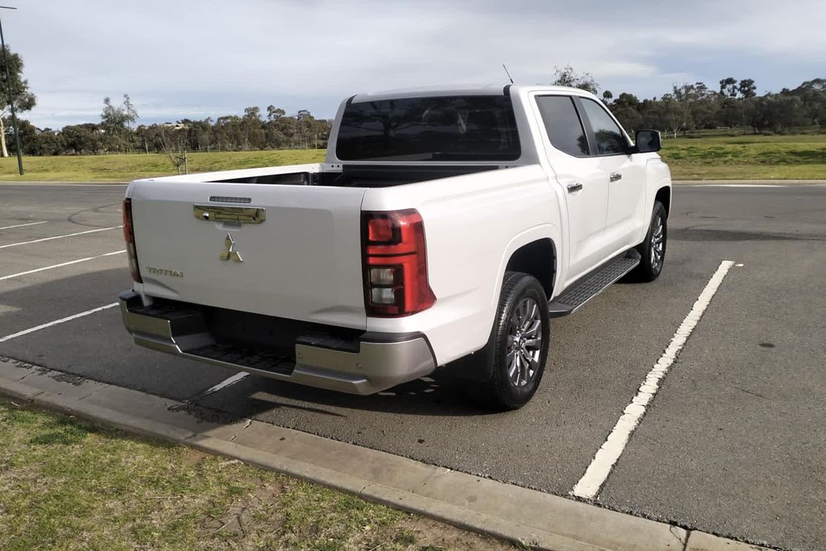 2024 Mitsubishi Triton GLS MV 4X4