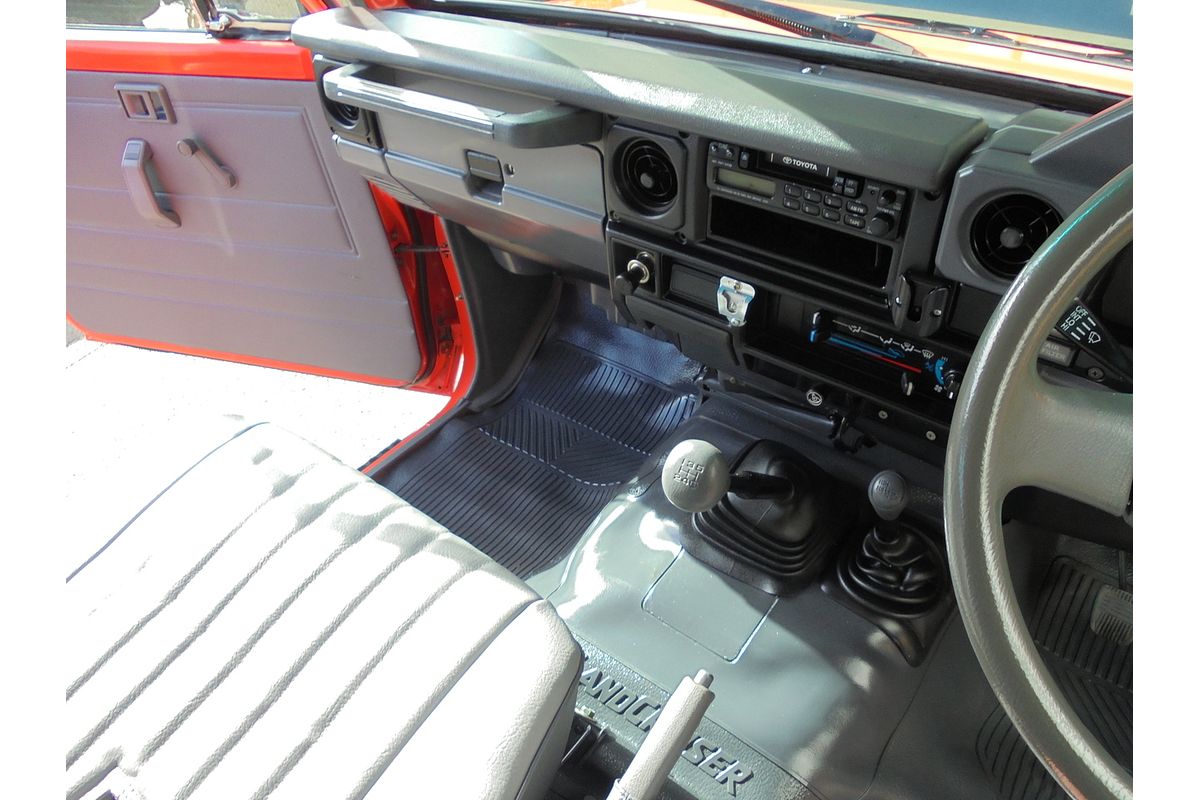 1996 Toyota Landcruiser Troopcarrier HZJ75RV
