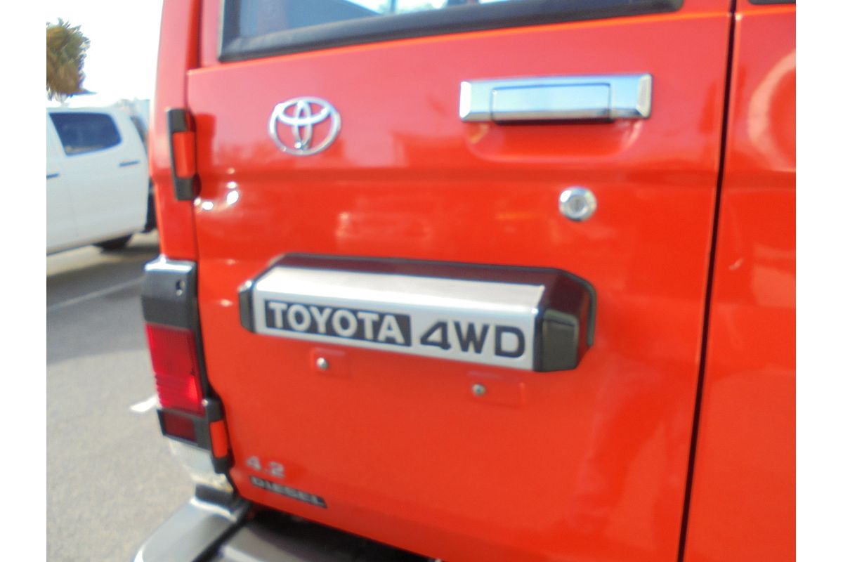 1996 Toyota Landcruiser Troopcarrier HZJ75RV