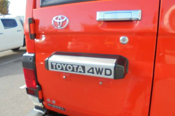 1996 Toyota Landcruiser Troopcarrier HZJ75RV