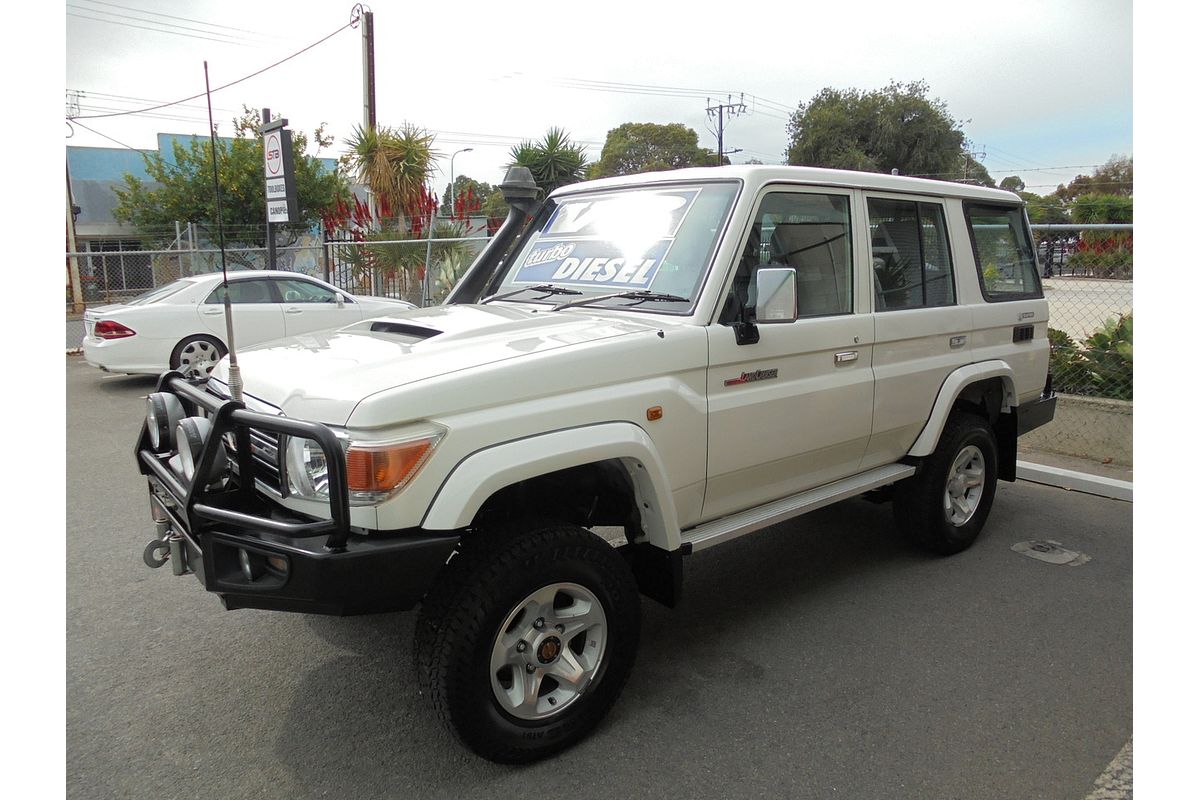 2011 Toyota Landcruiser GXL VDJ76R