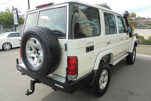2011 Toyota Landcruiser GXL VDJ76R