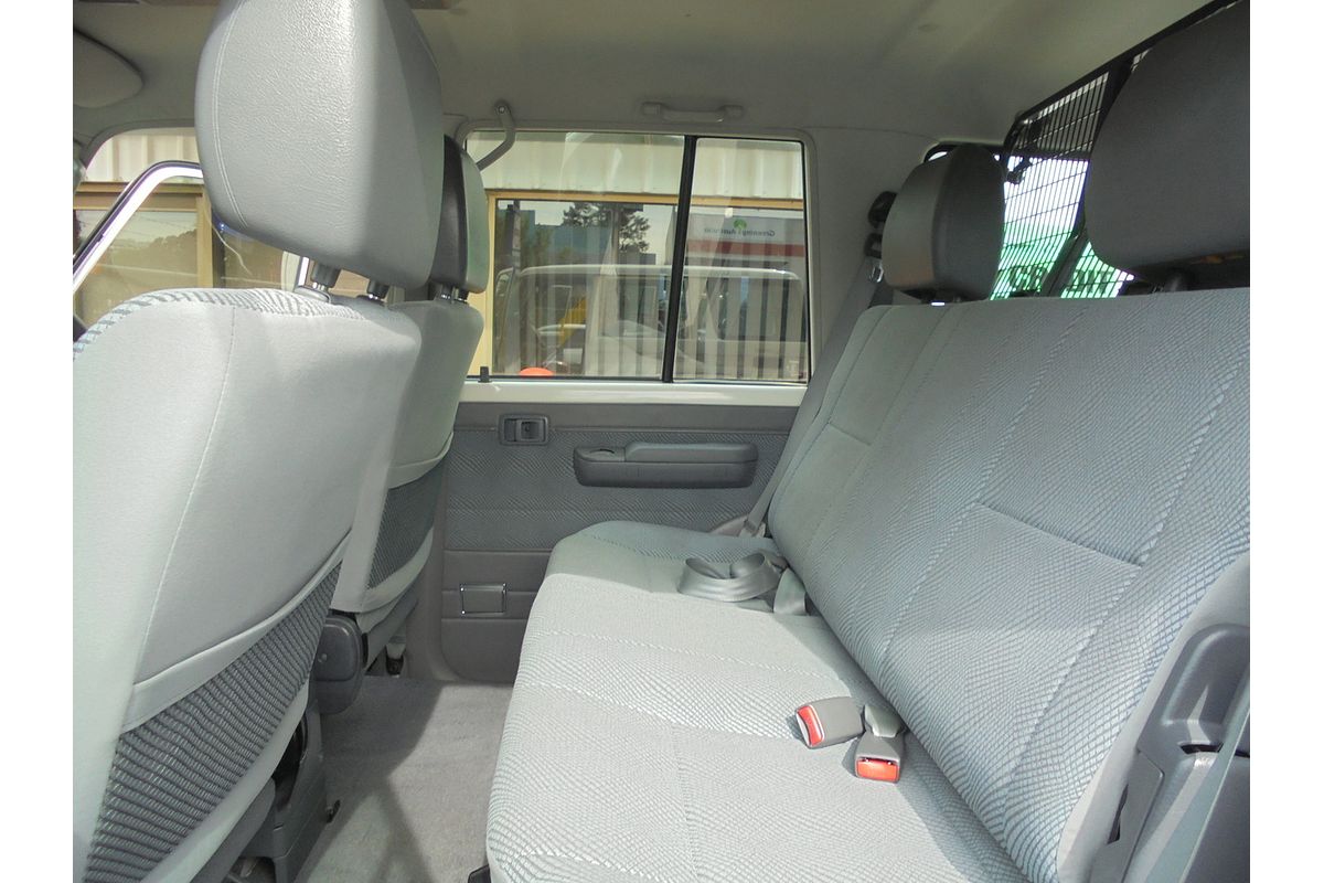 2011 Toyota Landcruiser GXL VDJ76R