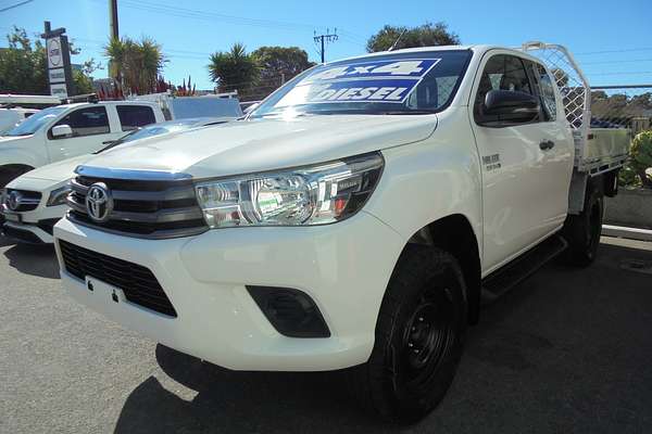 2018 Toyota Hilux SR GUN126R 4X4