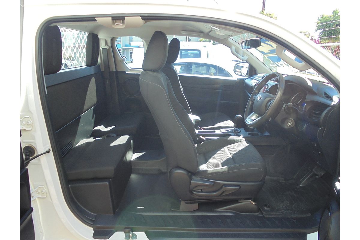 2018 Toyota Hilux SR GUN126R 4X4