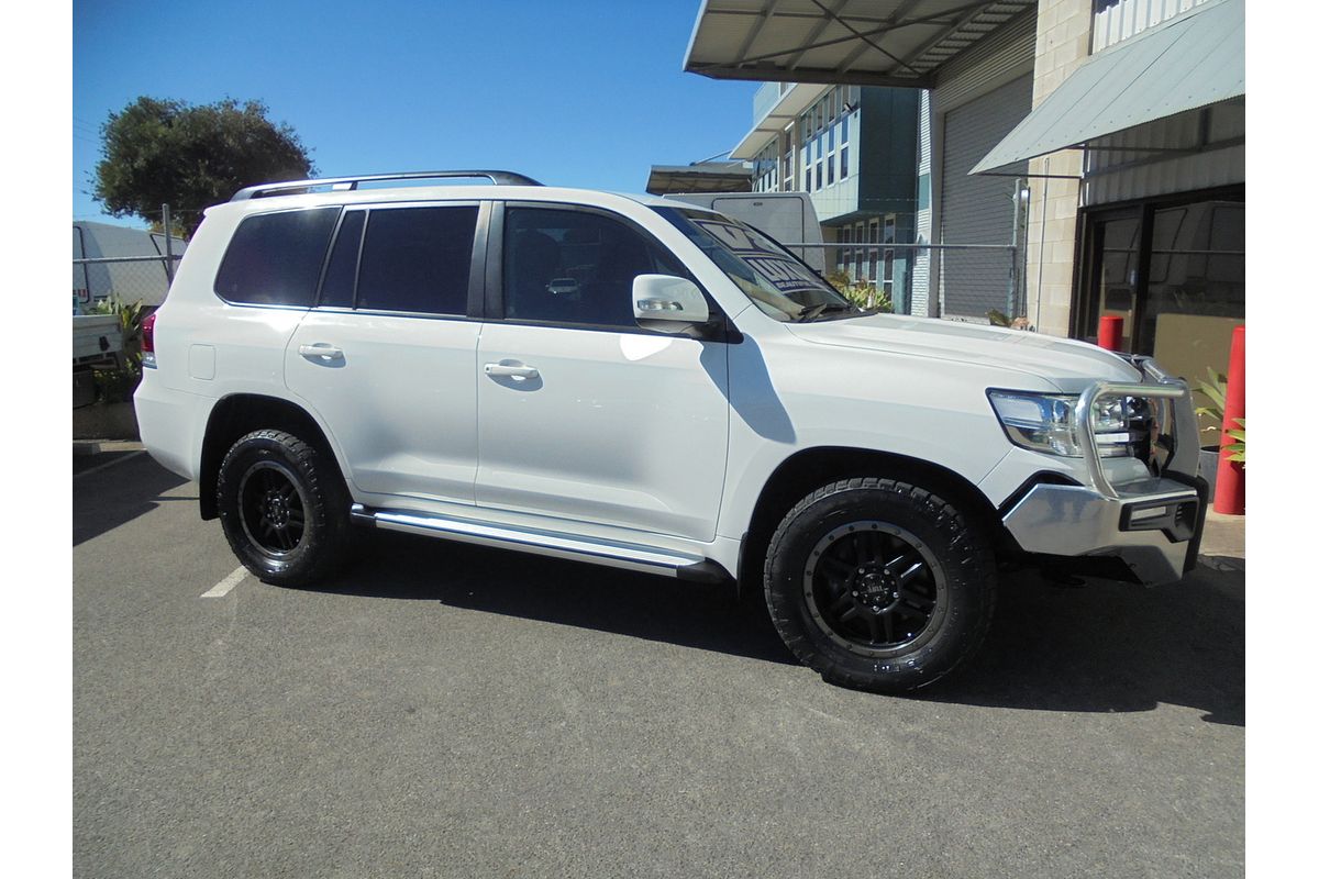 2017 Toyota Landcruiser GXL VDJ200R