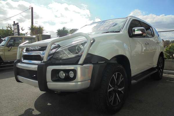 2021 Isuzu MU-X LS-T