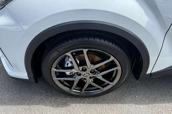 2022 Toyota C-HR GR Sport ZYX10R