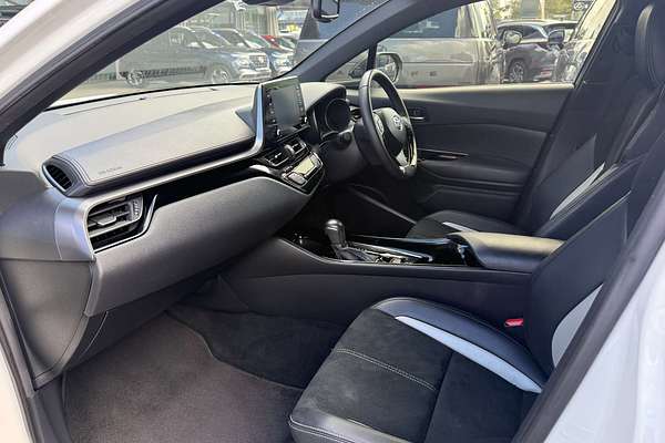 2022 Toyota C-HR GR Sport ZYX10R