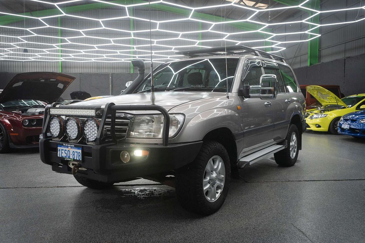 2004 Toyota Landcruiser Kakadu HDJ100R
