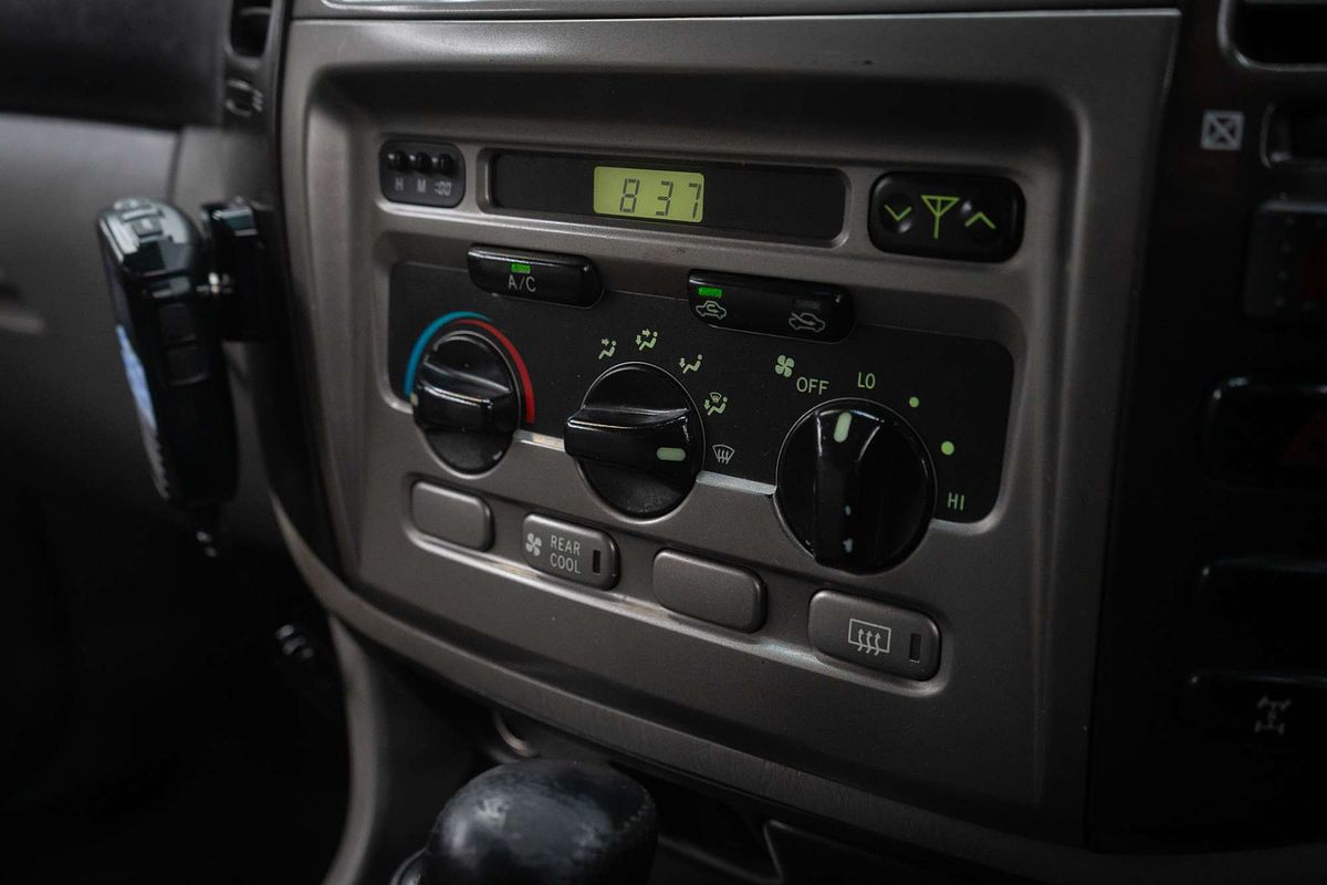 2004 Toyota Landcruiser Kakadu HDJ100R