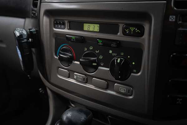 2004 Toyota Landcruiser Kakadu HDJ100R