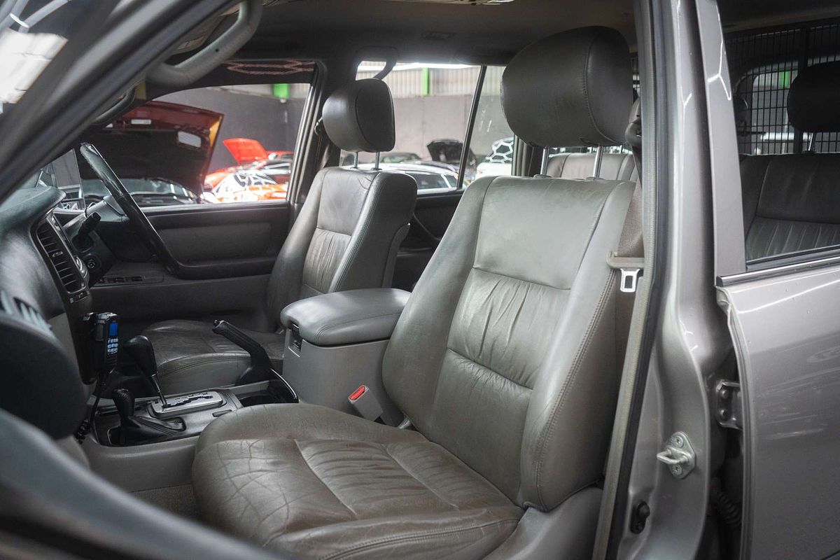2004 Toyota Landcruiser Kakadu HDJ100R