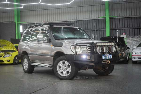 2004 Toyota Landcruiser Kakadu HDJ100R