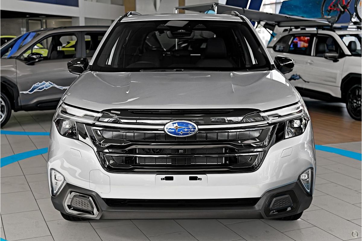 2025 Subaru Forester Hybrid Touring S6
